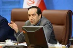 فرد بازنشسته ۴ شغله مجلس/ رئیس مجلس رسیدگی کند