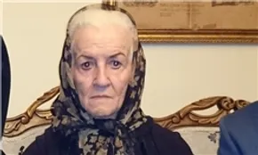 عکس/ دیدار ملکه انگلیس با بز سلطنتی!
