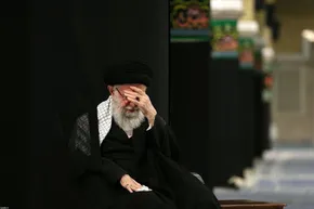 تصاویر / مراسم عزاداری شب تاسوعای حسینی علیه‌السلام با حضور رهبر انقلاب در حسینیه امام خمینی (ره)