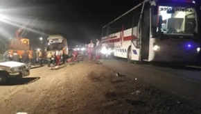 فیلم/ واژگونی اتوبوس در مسیر مرودشت-پاسارگاد ۵ کشته و ۲۴ مصدوم بر جای گذاشت