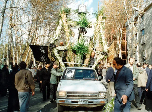 نمایی از مراسم پرشکوه تشییع آیت الله العظمی گلپایگانی در تهران