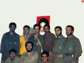 تصاویر/ احمدی‌نژاد درمنزل شهید باقری