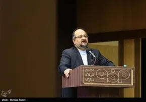 فیلم| واکنش تند مجری تلویزیون به اظهارات وزیر کار در مجلس!