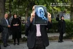 عکس / در حاشیه مراسم خاکسپاری آتیلا پسیانی؛ بابای روح الله زم از عمامه تا دستمال گردن!