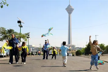 تصاویر | پرواز بادبادک ها به یاد کودکان میناب و غزه