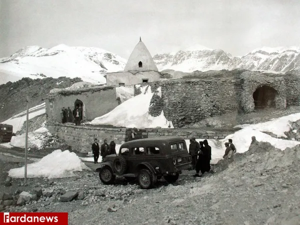 ساختمان امامزاده در سال ۱۳۲۸ هجری شمسی