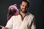 دلنوشته جناب‌خان برای صاحب عروسک مانده در آوار؛ دردت به جون مُو باشه