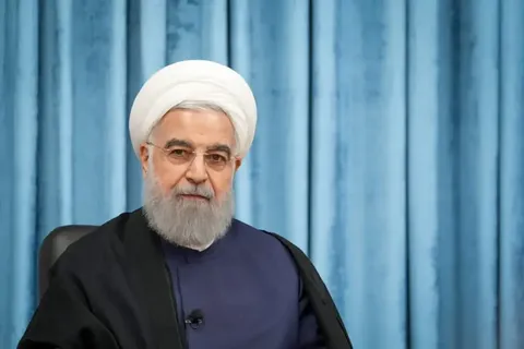 آقای روحانی! شما چکاره‌اید که برای جنگ و صلح مردم نسخه می‌پیچید؟!
