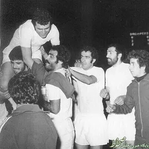 عکس/ نماز جماعت سربازان عرب با ماسک!