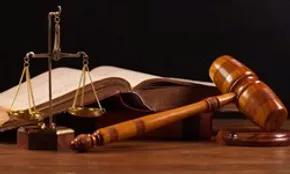 فیلم | بستن خیابان توسط خودروی پلیس برای لوکس‌سوارها در تهران