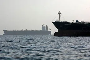 تصاویر| تنگه هرمز؛ سحرگاه چهارشنبه ۱۱ شهریور ۱۴۰۵