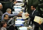 درخواست ۹۰ نماینده مجلس از لاریجانی