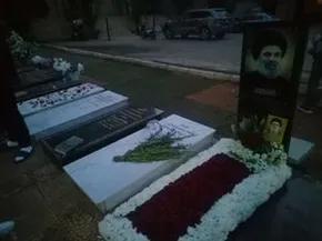 فیلم | حضور حجت‌الاسلام محمدی گلپایگانی بر مزار دختر شهیده‌اش