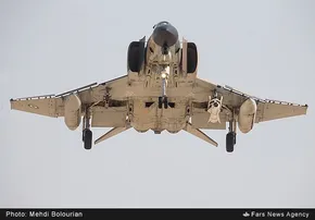 عکس/چتربازان روس در مقابل رنگین کمان