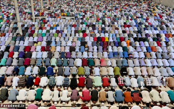  نماز جماعت در ماه مبارک رمضان؛ داکا، بنگلادش 