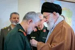 هدیه متبرکی که «حاج‌قاسم» از کرمان برای رهبر انقلاب برد+ عکس