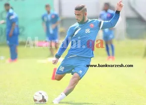عکس/ بنر عجیب در استقبال از قلعه‌‌ نویی