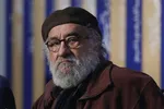 بی‌فرهنگها به بازیگری توهین کردند که جای پدربزرگ شان است
