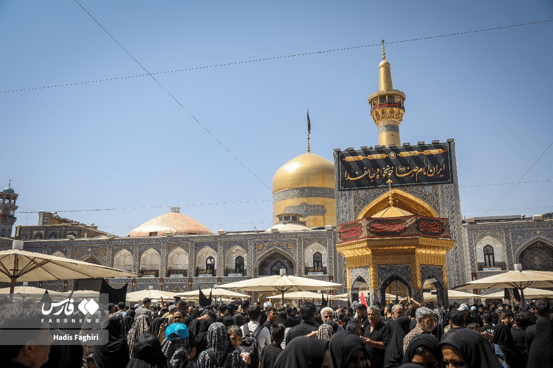 تصاویر| عزاداری سالروز شهادت امام رضا(ع) در حرم رضوی تصاویر| عزاداری سالروز شهادت امام رضا(ع) در حرم رضوی