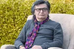 فیلم / حمایت چهره‌ها از رضا رویگری؛ مهیا شدن یک دستگاه آپارتمان با پرستار