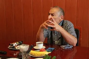 فیلم | صادق زیباکلام: من هزار و یک مشکل دارم با پزشکیان، اما موضوع حجاب را...