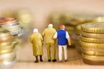 جدیدترین خبر از وام بازنشستگان / دختران چقدر از حقوق پدران سهم می‌برند؟