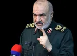 هنرمندان سازندگان هویت حقیقت ملت‌ها هستند | دشمن کاری می‌کند که در دفاع از ارزش‌هایمان خجالت بکشیم