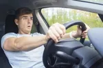 از هر ۵ راننده تهرانی، یک نفر حواسش پرت است!