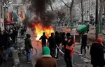 بی‌بی‌سی به حرمت‌شکنی فتنه‌گران در عاشورای ۸۸ اذعان کرد