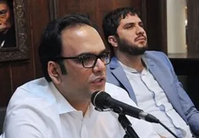 تصاویر/ تهیه کننده سریال شهرزاد با لباس زندان در دادگاه