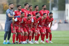 فیلم/ واکنش تند بازیکنان پرسپولیس در فرودگاه دوحه به صحبت‌های شب گذشته رسول‌پناه
