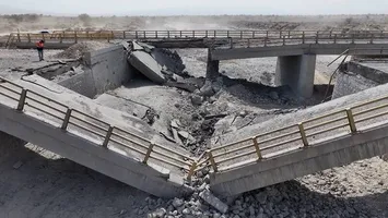 تصاویر| ویرانی پل بندرخمیر بعد از حمله امریکا به بندرعباس