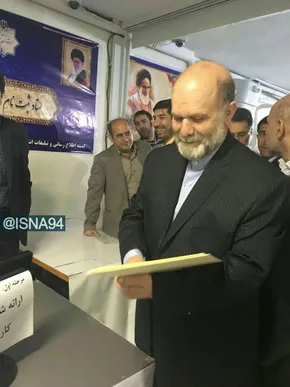 عکس/ دختر وزیر نفت دولت احمدی نژاد در فرمانداری