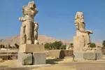 نقاب طلایی فرعون مصر شکست