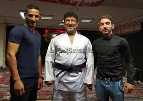عكس/ پنج مداح در اغوش رهبر انقلاب