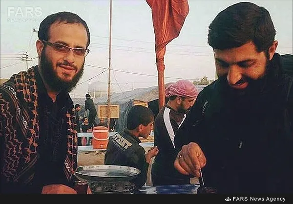  شهید مدافع حرم سجاد طاهرنیا (سمت چپ تصویر)