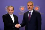 وزیر خارجه چین: آمریکا اشتباه خود را با رفع تحریم‌ها جبران کند