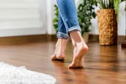 بعد از غذا بنشینیم یا راه برویم؟| معجزه چند دقیقه پیاده‌روی سبک