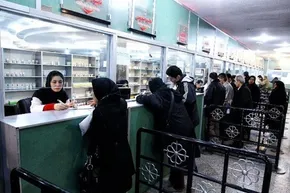 عکس/ پزشک نویسنده نسخه جنجالی