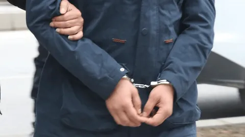 فیلم| عامل حمله تروریستی به دادگستری بهبهان دستگیر شد