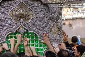 فیلم/ تضرع رهبر انقلاب هنگام توسل به صاحب الزمان (عج)