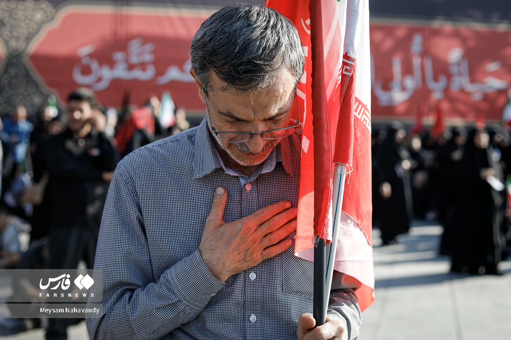 تصاویر| پیادهروی جاماندگان اربعین حسینی (ع) در تهران تصاویر| پیادهروی جاماندگان اربعین حسینی (ع) در تهران