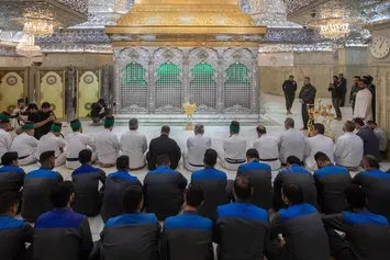 تصاویر| غبارروبی حرم مطهر امام حسین(ع) در ایام ربیع