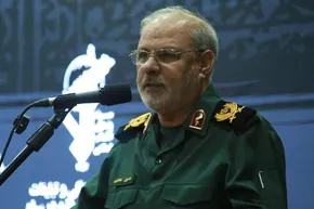 فیلم| سردار رادان: در روزهای جنگ ۹۰ سارق را با ضرب گلوله زمین‌گیر کردیم