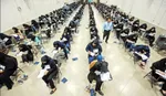عکس | یک روشندل از کرمانشاه در جمع برترین های کنکور ۱۴۰۴