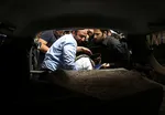 ساواک چگونه ناخن‌ها را می‌کشید؟ + تصاویر