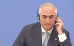 رضا پهلوی اندازه گاو مهربان نمی‌فهمه + فیلم