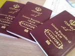 ترامپ و خودنمایی تازه با گذرنامه آمریکا! | عکس