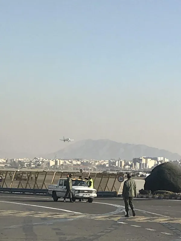لحظه قبل از نشستن اولین ایرباس!