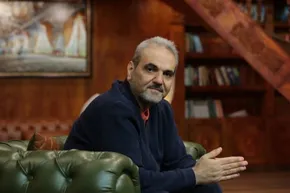 عکس دیده نشده از مرجان خواهر عادل فردوسی پور